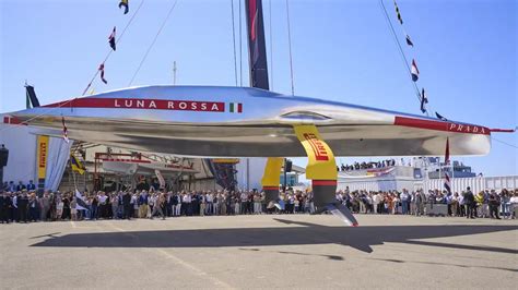 luna rossa pirelli ac75.